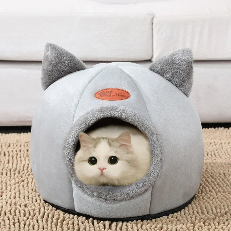 Cat Deep Sleep Comfort  Winter House