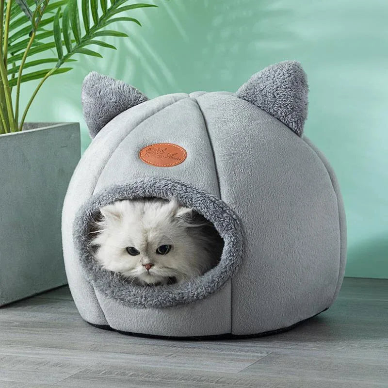 Cat Deep Sleep Comfort  Winter House